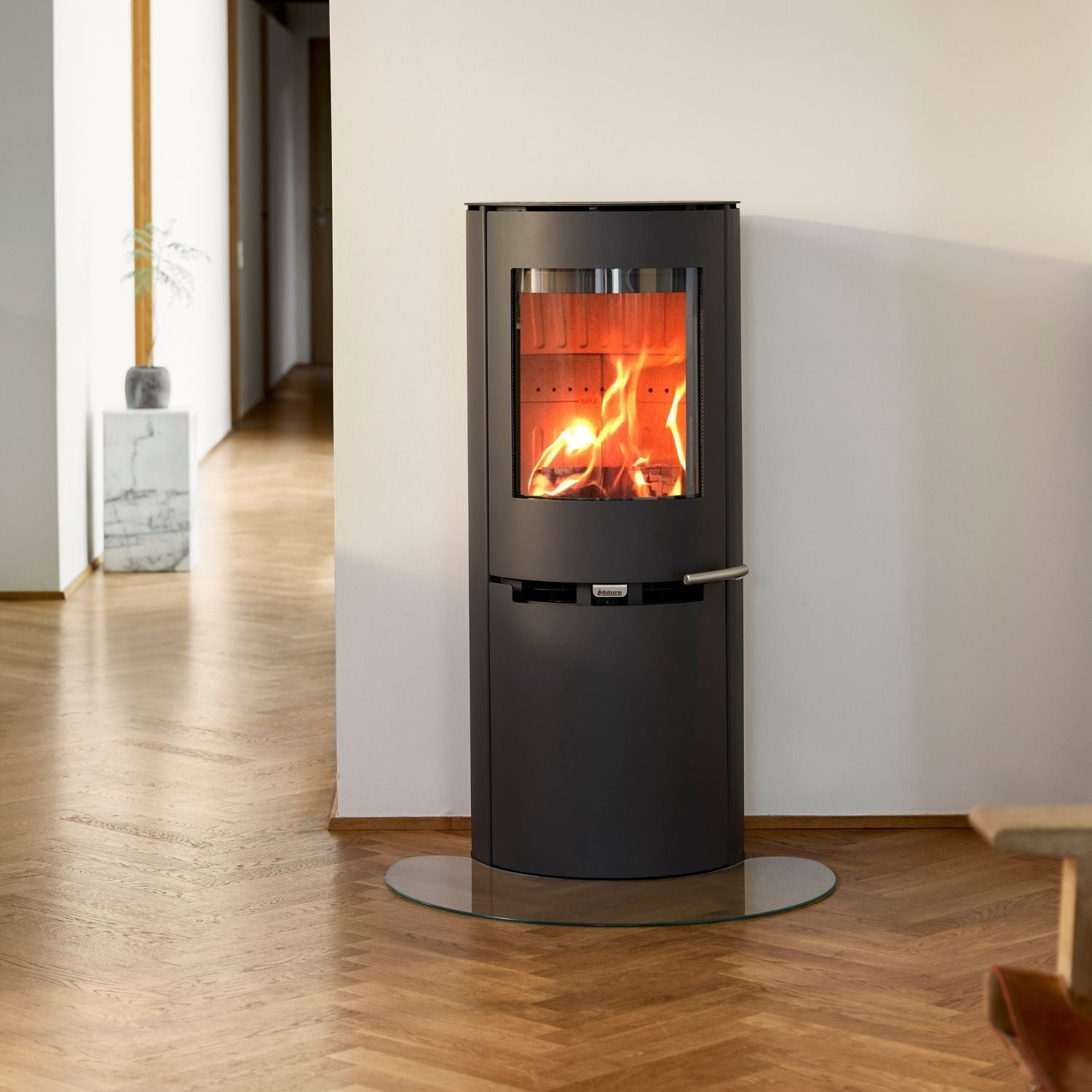 aduro-9-8-kaminofen-freistehend-mit-erh-hter-brennkammer image 2