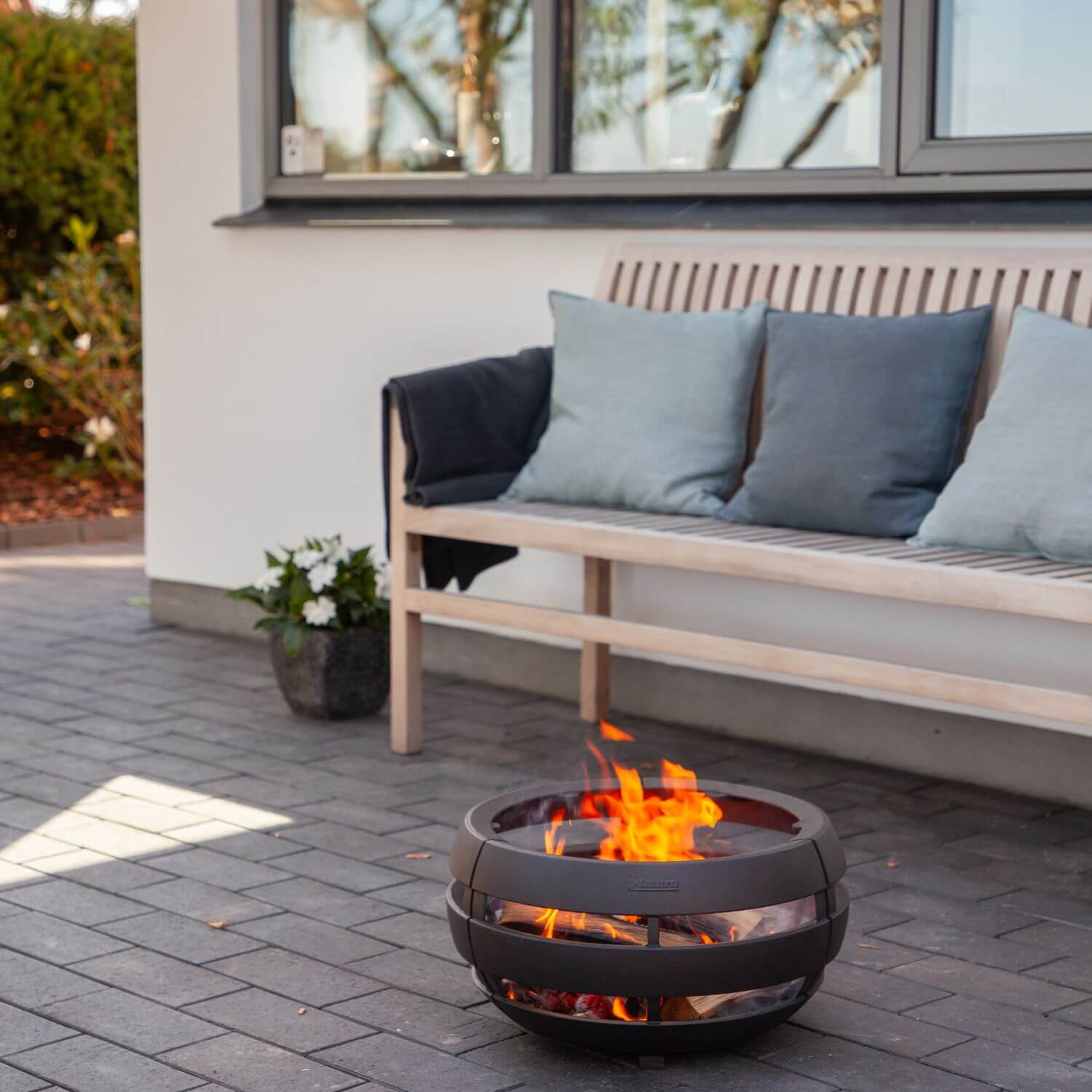 aduro-feuerschale-aus-gusseisen-mit-grillrost image 3