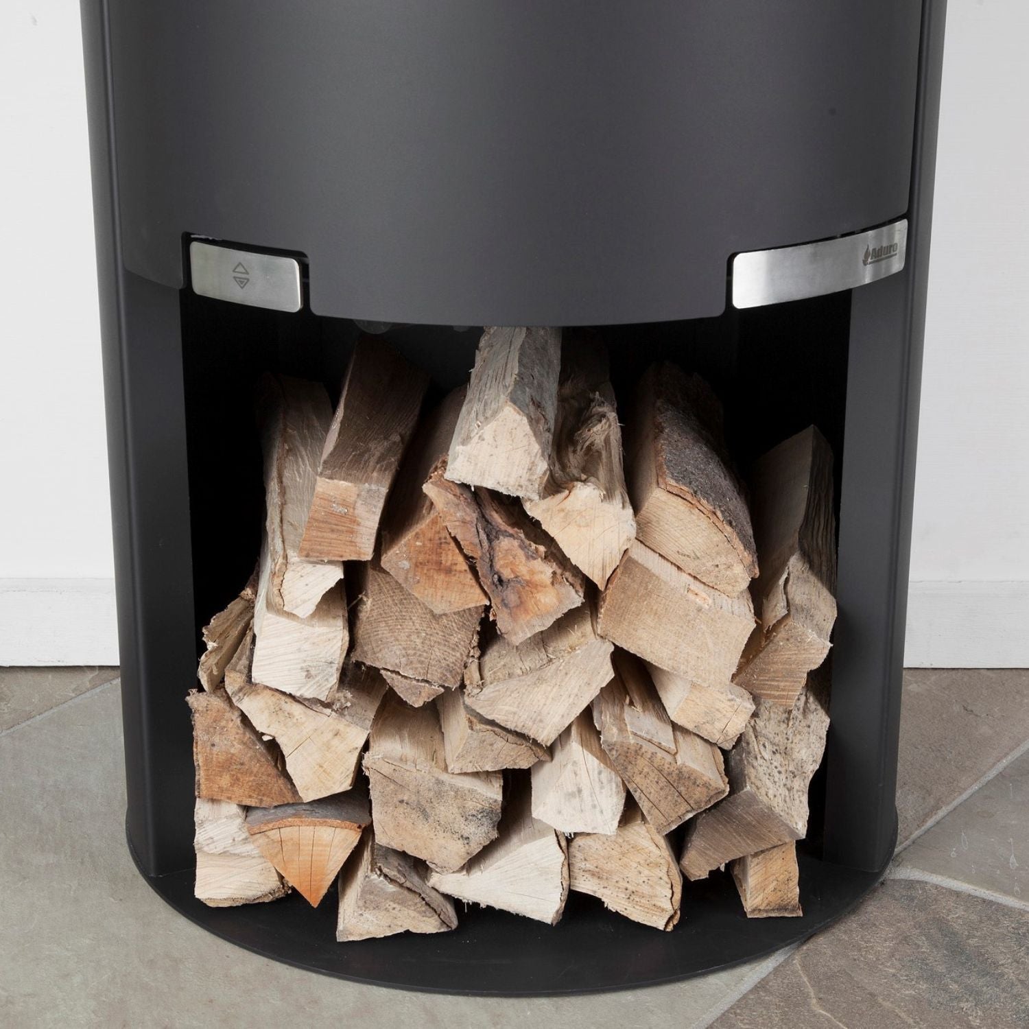 aduro-1-4-kaminofen-hoch-mit-holzfach-runde-front image 3