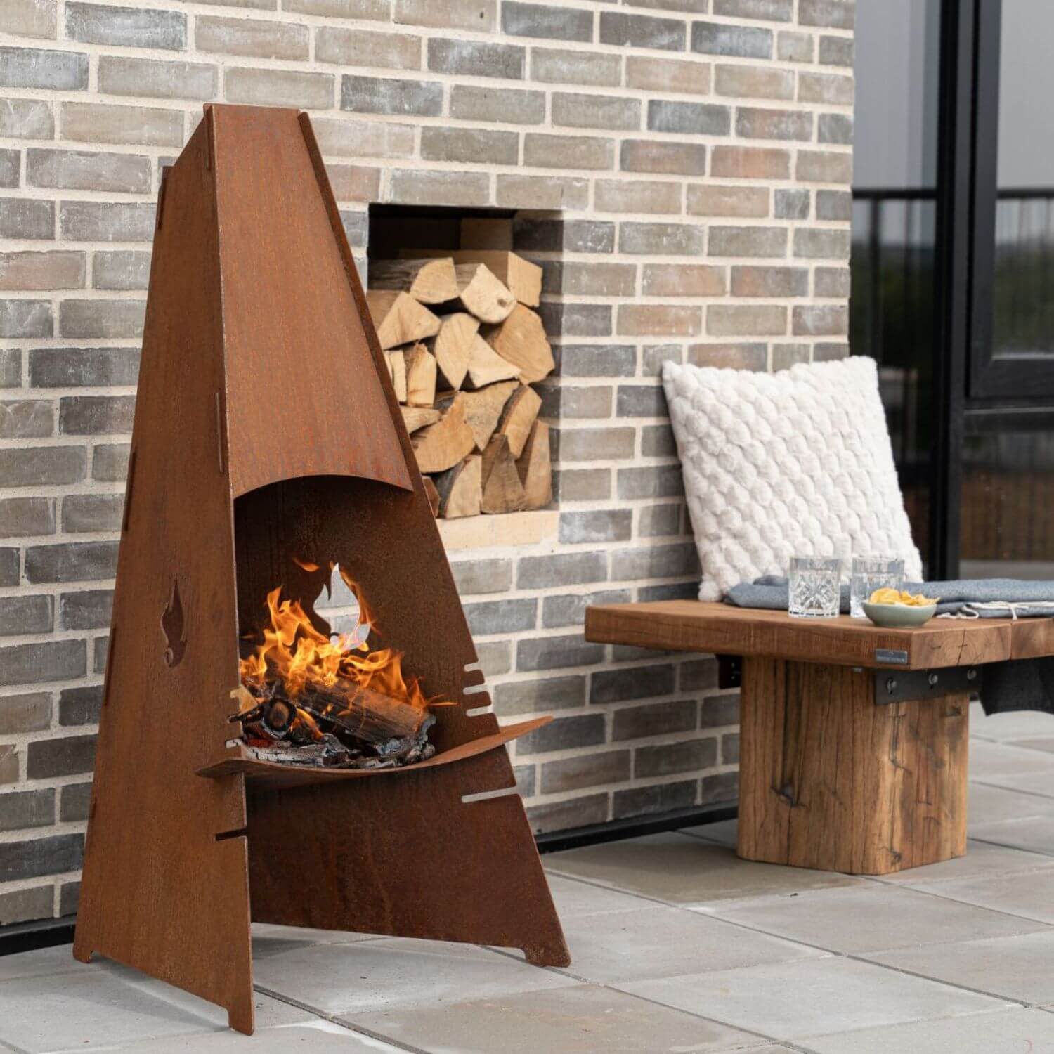 aduro-gartenkamin-cortenstahl-outdoor-terrassenkamin-torben-madsen image 2