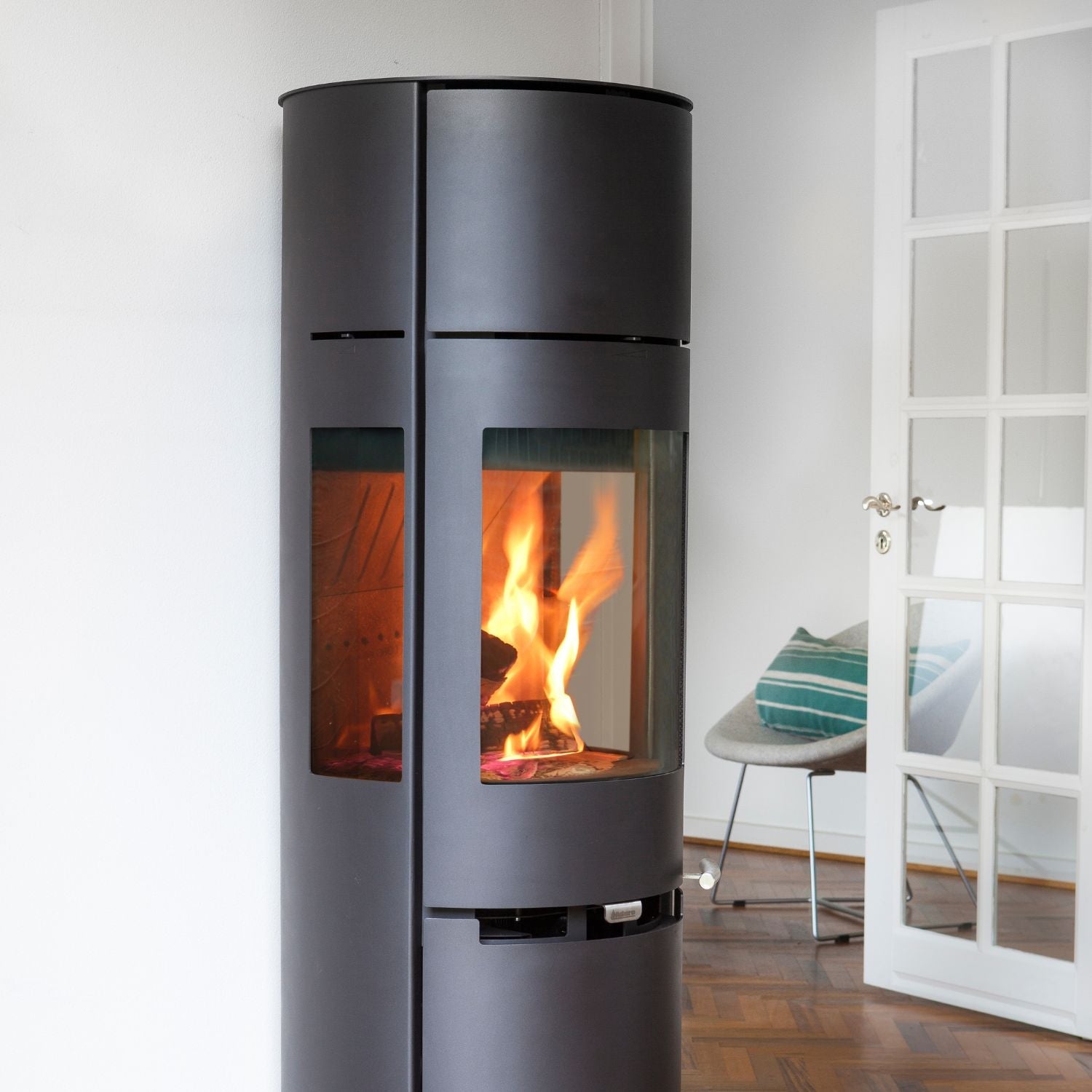 aduro-9-7-kaminofen-freistehend-150-cm-s-ulenofen-mit-speckstein-speicher image 3
