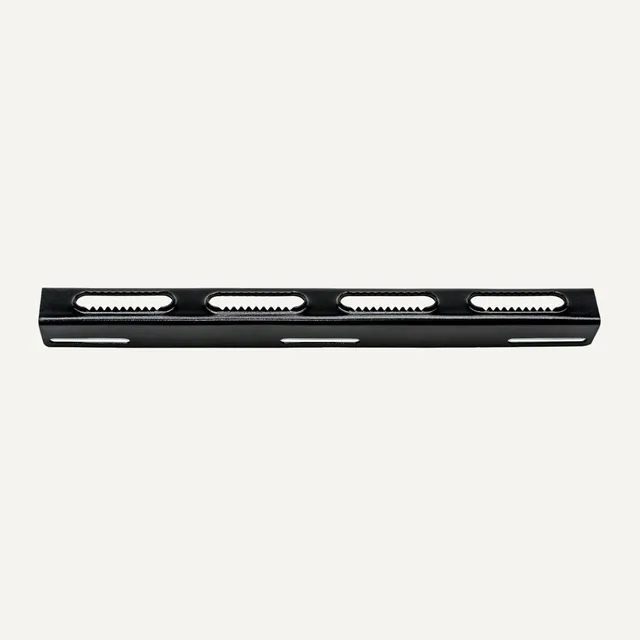 aduro-dachtritt-f-r-eternit-und-dachpappe-schwarzes-metall image 1